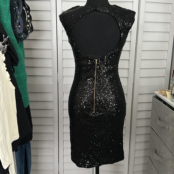 GUESS COCKTAIL DRESS. - Picture 3 of 3